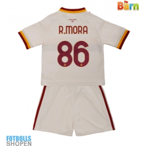 Billiga AS Roma Rodrigo Mora #86 Bortatröja Barn 2026-27 Kortärmad (+ Korta byxor)